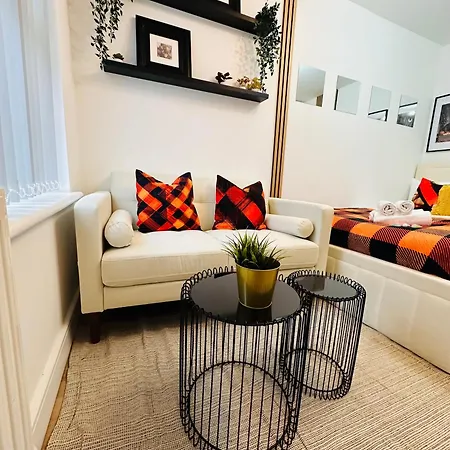 Gæstehus R4 - Elegant Private With Kitchenette Near Qe Hospital Harborne Birmingham