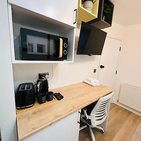 R4 - Elegant Private With Kitchenette Near Qe Hospital Harborne * Birmingham
